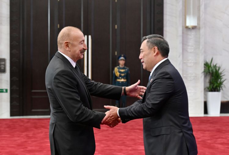 Prezident İlham Əliyev “ŞƏT plyus” formatında görüşdə çıxış edir<font color='red'> - YENİLƏNİB</font><font color=red> - FOTOLAR</font>
