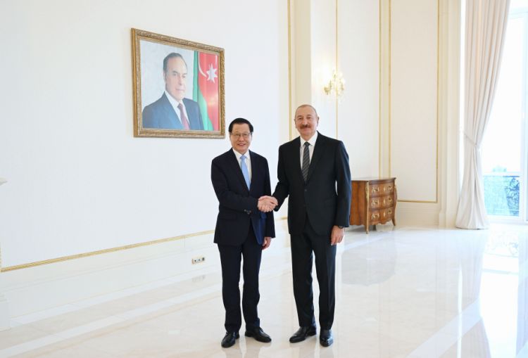 Prezident İlham Əliyev Çin Ali Xalq Prokurorluğunun Baş prokurorunun başçılıq etdiyi nümayəndə heyətini qəbul edib<font color=red> - FOTOLAR</font>