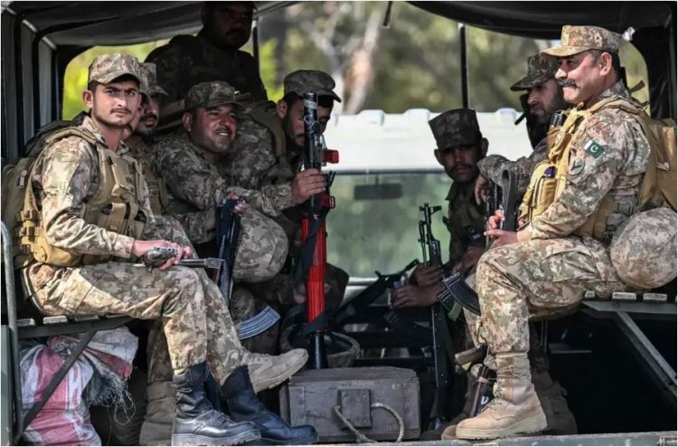 Pakistan ordusu Əfqanıstanla sərhəddə 20-dən çox terrorçunu məhv edib