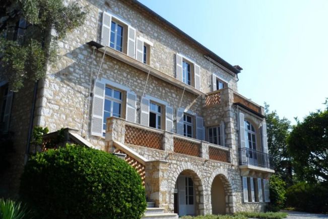 Fransada muzeydən 9 milyon avro dəyərində tablolar oğurlanıb