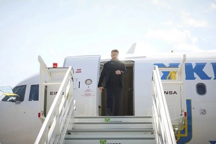 Störe: Zelenskinin təyyarəsi Moldovadan uçarkən PUA ilə vurulma təhlükəsi ilə üzləşib