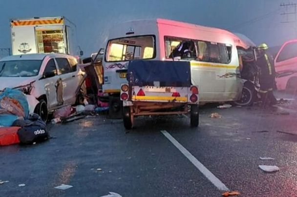 CAR-da avtomobillərin toqquşması nəticəsində 20-dən çox insan ölüb