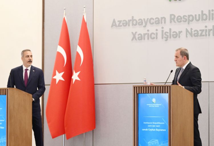 Nazir: Bakı-Tbilisi-Qars dəmir yolu Orta Dəhlizin ən mühüm tərkib hissələrindən biridir