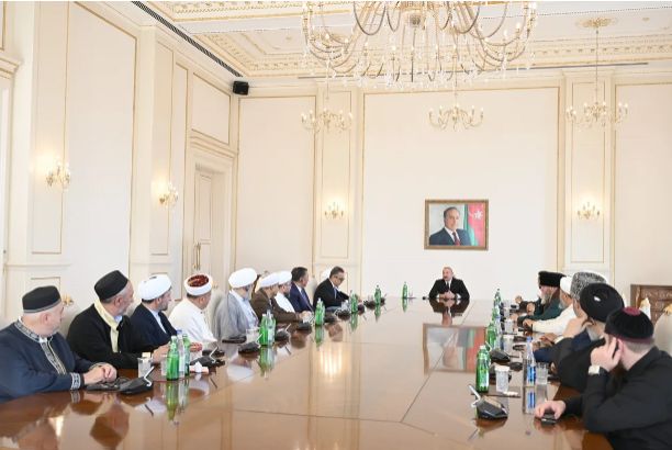 Prezident: Biz hər zaman çalışmışıq İslam həmrəyliyini əməli-praktiki addımlarla gücləndirək