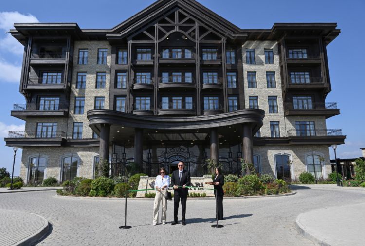 İlham Əliyev Şamaxıda "Meysari Grand Hotel & SPA" kompleksinin açılışını edib