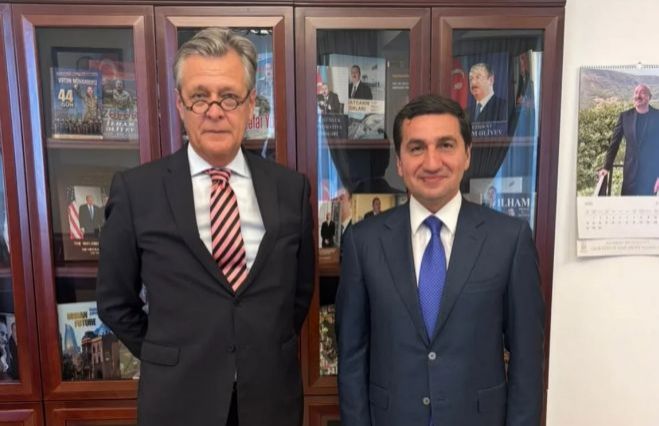 Hikmət Hacıyev və Almaniya səfiri ikitərəfli əməkdaşlığın perspektivlərini müzakirə ediblər