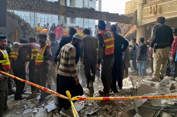 Pakistanda məscid yaxınlığında partlayış olub, 15 nəfər ölüb, onlarla insan xəsarət alıb