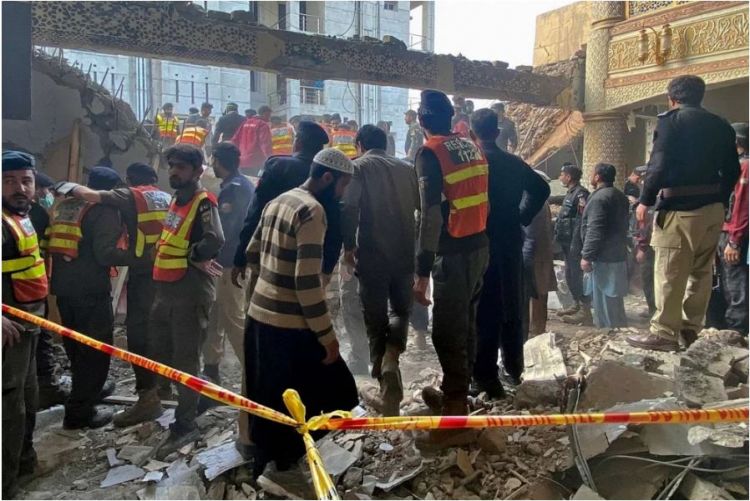 Pakistanda məscid yaxınlığında törədilən terrorda ölənlərin sayı 31-ə çatıb