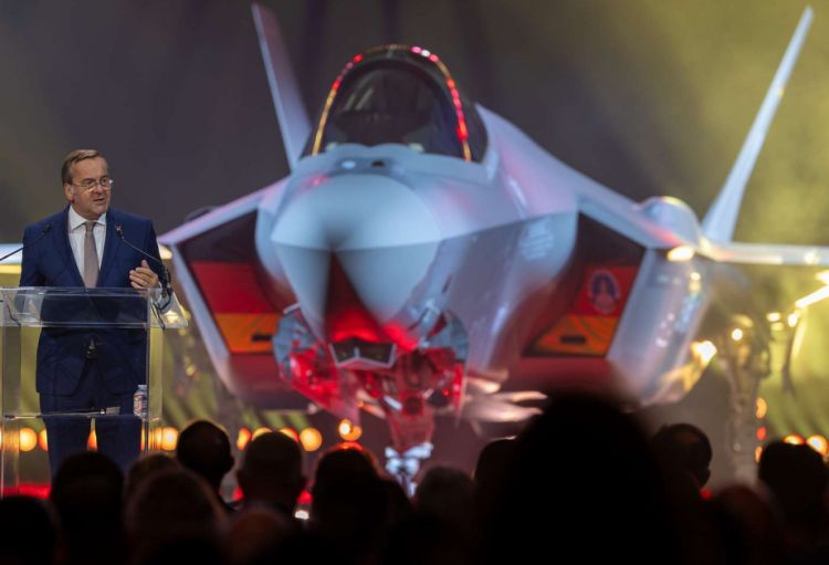 Almaniya ilk “F-35A” qırıcısını ABŞ-dən təhvil alıb