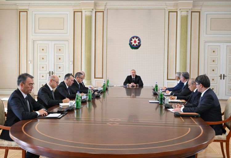 Prezident İlham Əliyev Azərbaycanda dağ-mədən sənayesinin inkişafını əngəlləyən səbəblərə toxunub