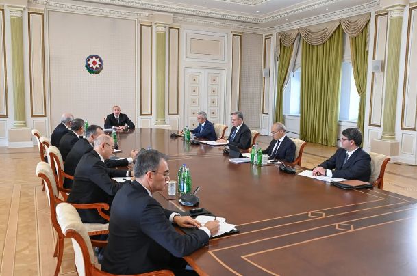 Prezident: "Mövcud yataqlar təhlil edilib ehtiyatları tam dəqiqləşdirilməlidir"