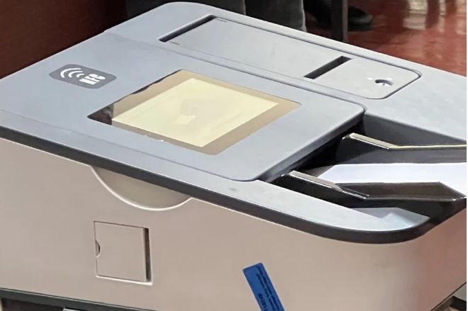 Qırğızıstanda prezident seçkilərinin vaxtı açıqlanıb