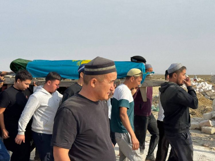 Qazaxıstanda həlak olmuş hərbçilərlə vida mərasimi keçirilib