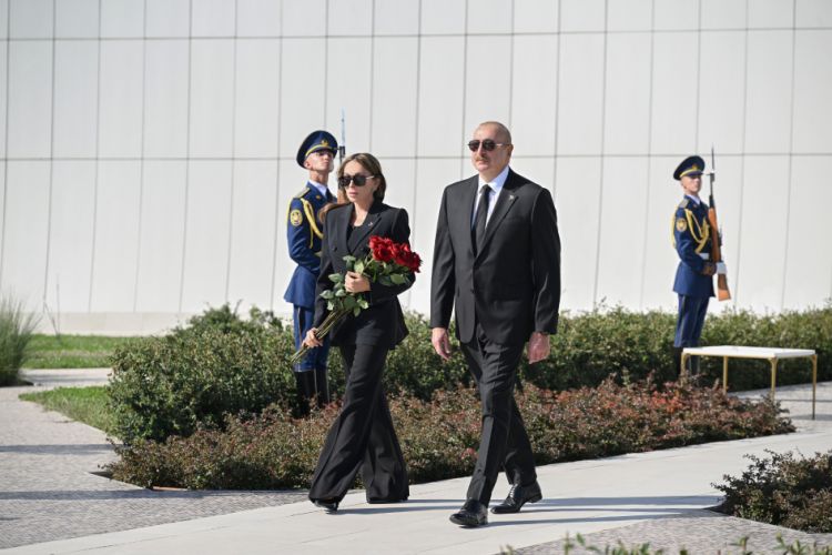 Prezident İlham Əliyevin sosial media hesablarında Zəfər parkını ziyarətinə dair videoçarx paylaşılıb