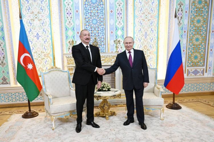Prezident İlham Əliyev ad günü münasibətilə Vladimir Putinə zəng edib