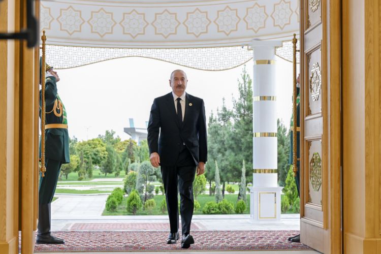 Prezident İlham Əliyev "Avaza" Kompleksinə gəlib<font color=red> - FOTOLAR</font>