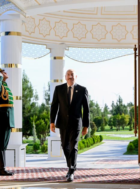 Prezident İlham Əliyev MDB Dövlət Başçıları Şurasının iclasında iştirak etmək üçün “Avaza” Kompleksinə gəlib<font color='red'> -  YENİLƏNİB</font><font color=red> - FOTOLAR</font>