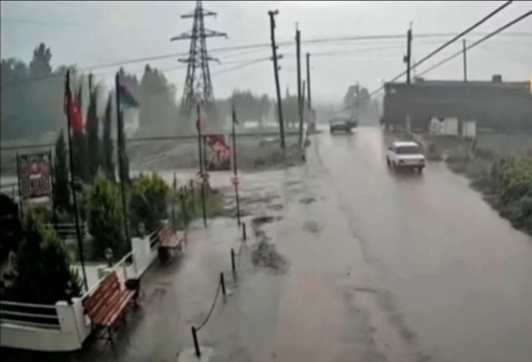 BDYPİ-dən sürücülərə xəbərdarlıq: Dəmir yolu keçidləri təhlükəli yol sahəsidir!