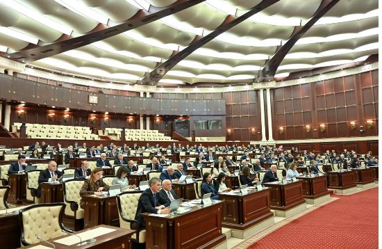 Parlamentdə təhlükəli mallarla bağlı tədbirlər dairəsinin müəyyənləşdirilməsi birinci oxunuşdan keçib
