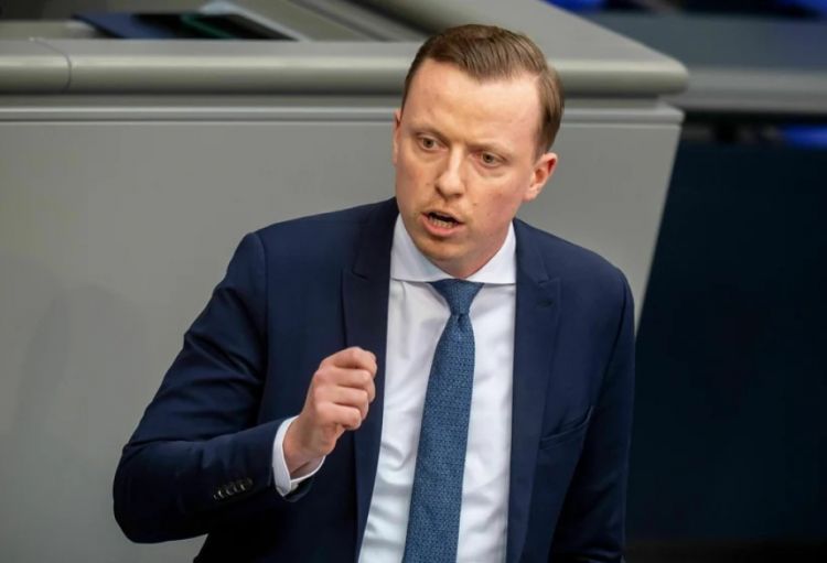 Almaniyada Bundestaqın deputatının toxunulmazlığı ləğv edilib