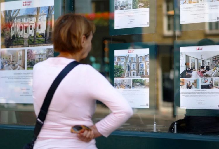 Böyük Britaniyada hər gün 3 mindən çox evin satış qiyməti endirilir