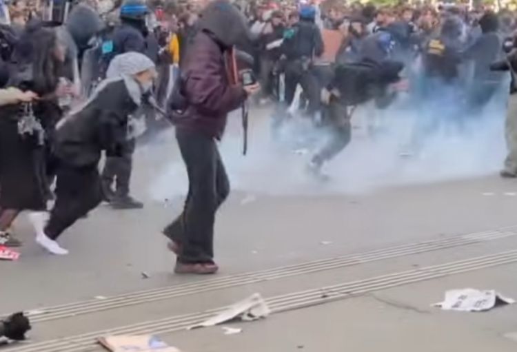 Parisdə aksiyalarla əlaqədar 557 nəfər saxlanılıb