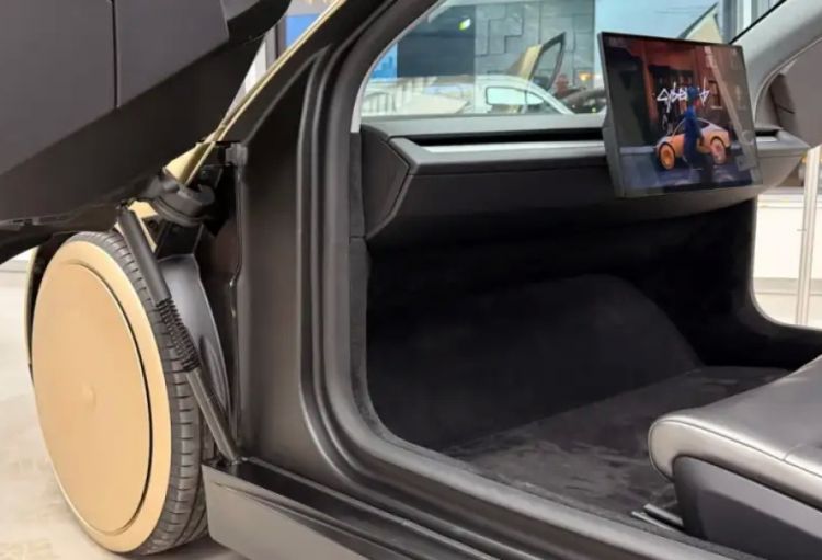 “Tesla” robotaksilərini avtonom idarəetmə proqramı hazır olmadan müştərilərə təqdim edə bilər 