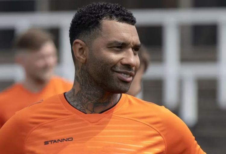 “Liverpul” və “Arsenal”ın sabiq futbolçusu Londonda it hücumuna məruz qalıb