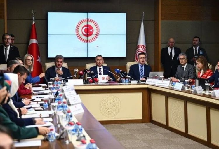 Türkiyə xarici işlər nazirinin müavini Məkkə Müdafiə Sazişini ölkə parlamentinə təqdim edib