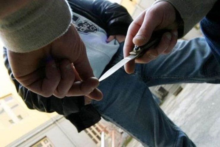 Naxçıvanda 17 yaşlı yeniyetmə bıçaqlanıb