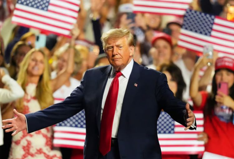 Donald Tramp Hörmüz boğazının adını dəyişərək öz adını vermək niyyətində olduğunu bildirib