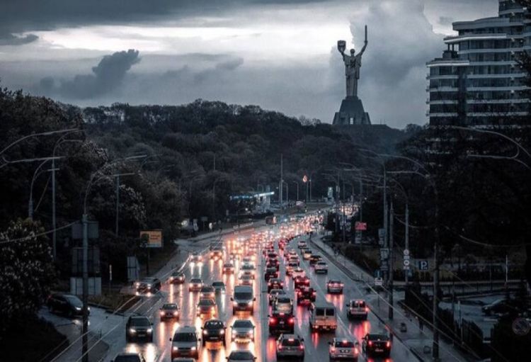 Kiyevdə əhaliyə ağır elektrik kəsintiləri qrafiki tətbiq edilir